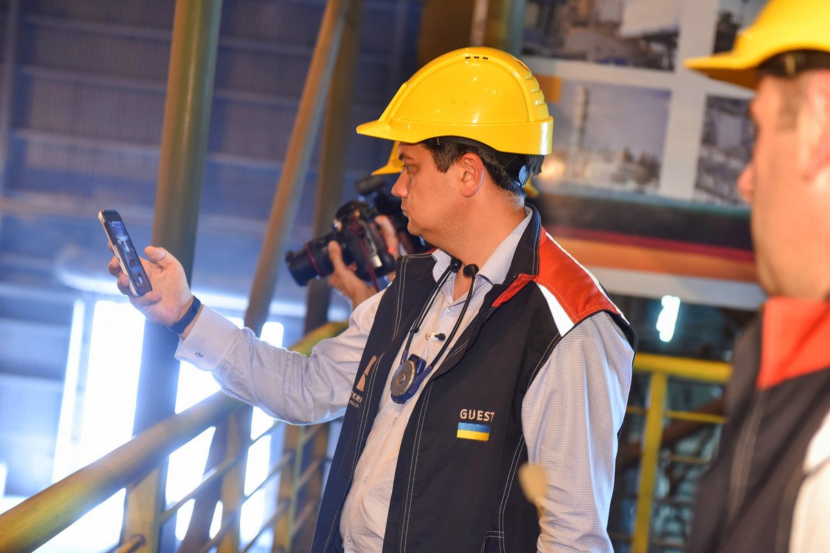 Государственным приоритетом в экономике должна быть поддержка предприятий Государственным приоритетом в экономике должна быть поддержка предприятий