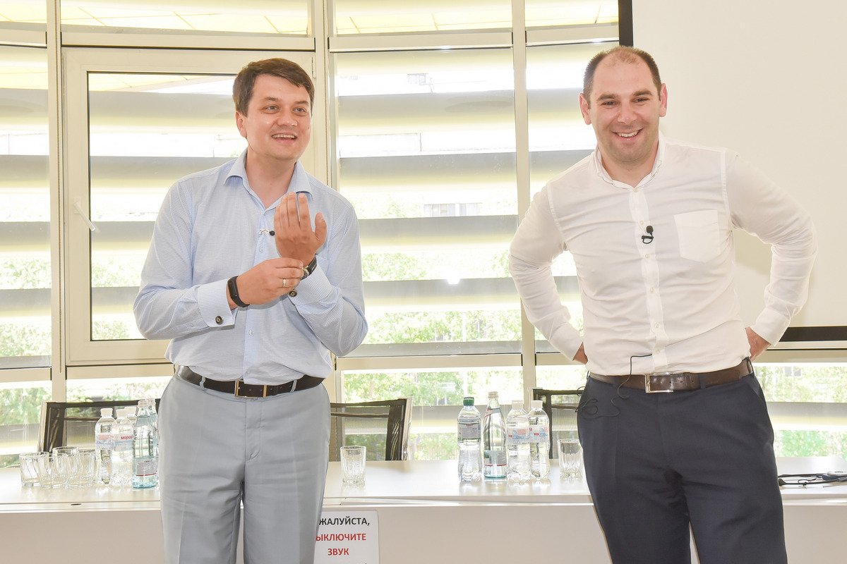 Сформировать новые стимулы для промышленности партия «Слуга народа» планирует уже в новом составе Верховной Рады Сформировать новые стимулы для промышленности партия «Слуга народа» планирует уже в новом составе Верховной Рады