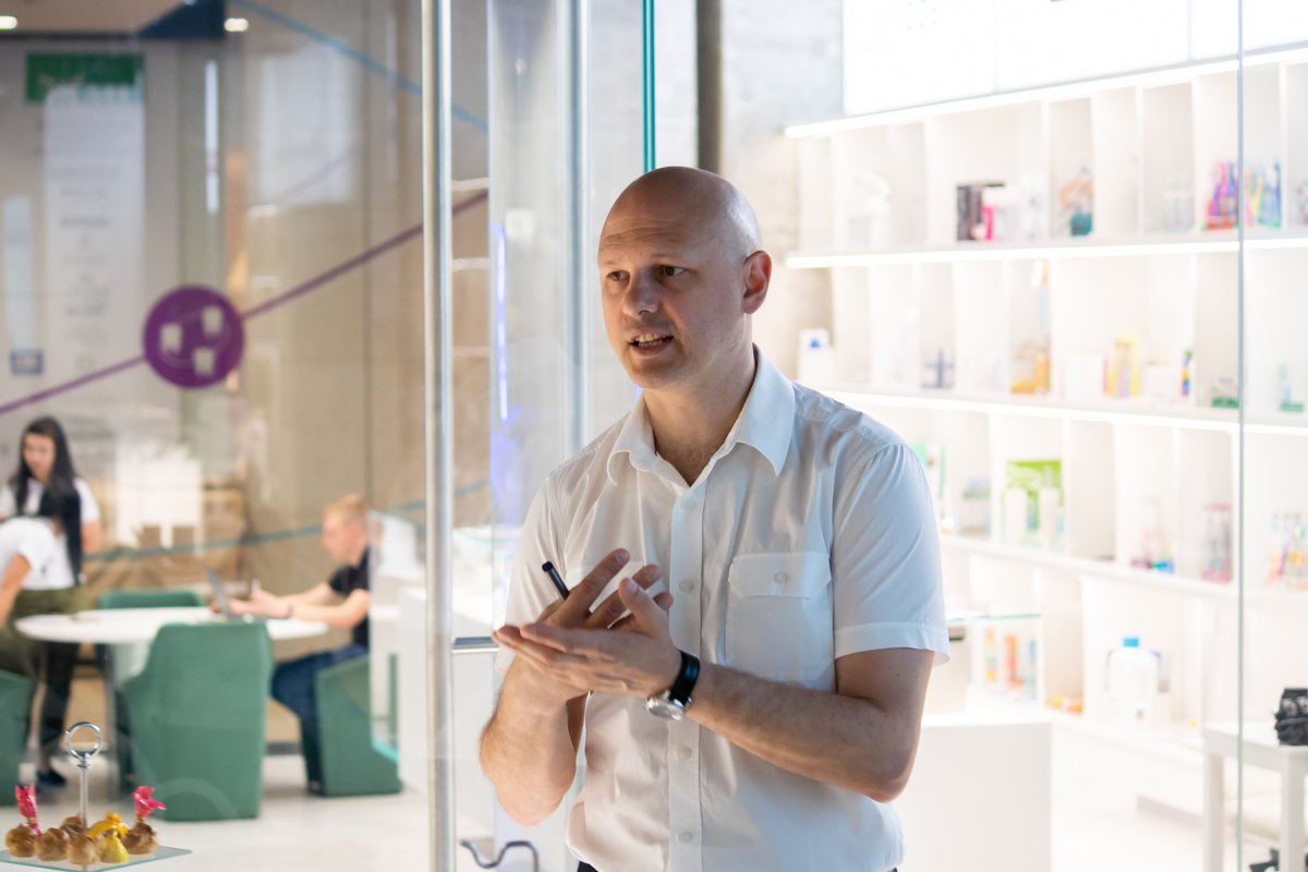 В Днепре центр Amel Dental Hub проводит лекции и занятия для стоматологов 2