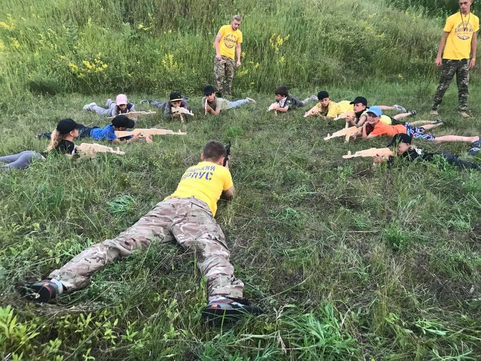 Теперь дети знают тактику и медицину