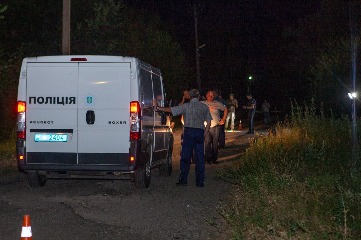 По предварительной информации, дети нашли боевую гранату и подорвались на ней в центре села По предварительной информации, дети нашли боевую гранату и подорвались на ней в центре села