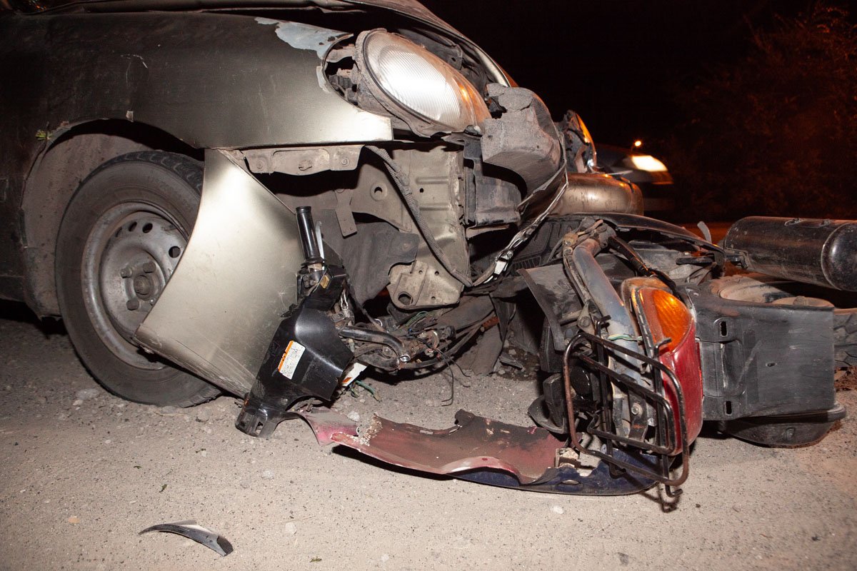 Daewoo lanos сбил мотороллер Honda