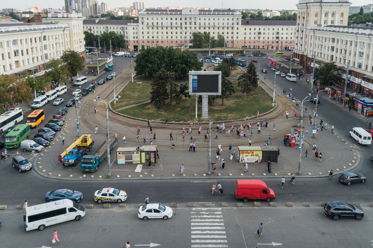 Ларьки располагались на трамвайной остановке
