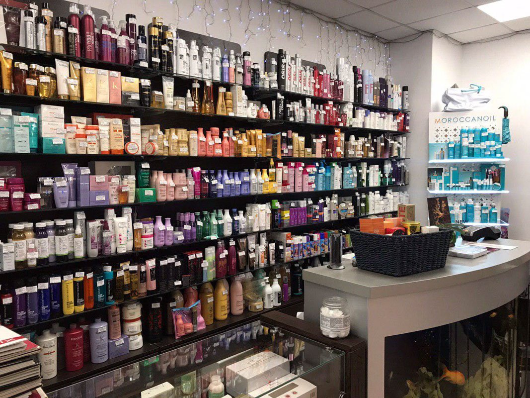 Тут можно подобрать средства для любого типа волос