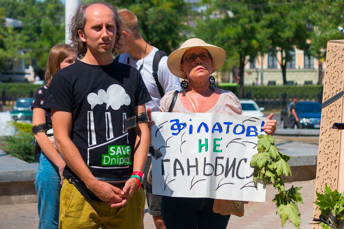 От верной гибели деревья не спасли ни многочисленные митинги, ни протесты, ни петиции От верной гибели деревья не спасли ни многочисленные митинги, ни протесты, ни петиции