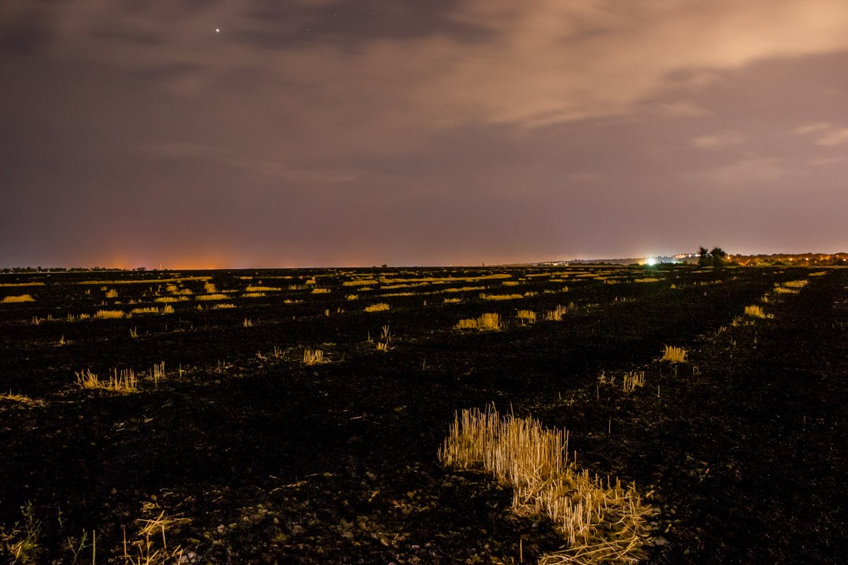 Пожар потушили около 23:00