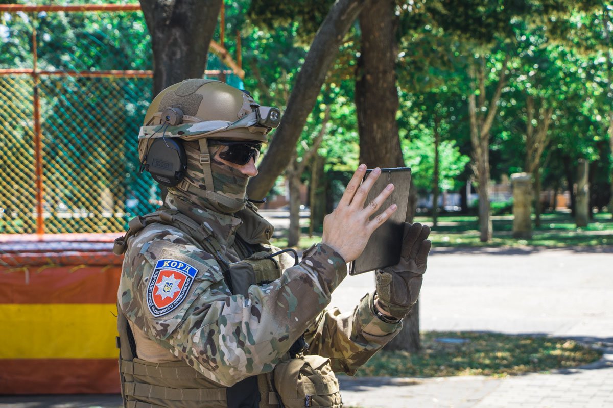 Полиции 4 года Полиции 4 года