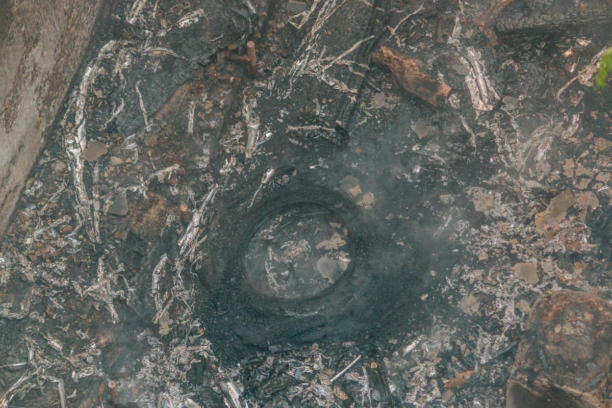 В данный момент сотрудники ГСЧС локализовали возгорание, в ближайшее время проблема будет полностью устранена В данный момент сотрудники ГСЧС локализовали возгорание, в ближайшее время проблема будет полностью устранена