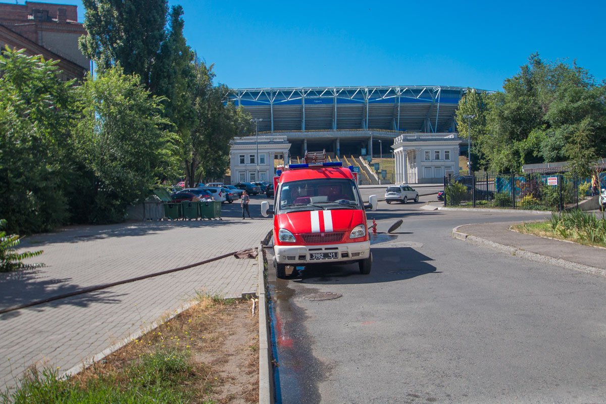 На месте работают спасатели На месте работают спасатели