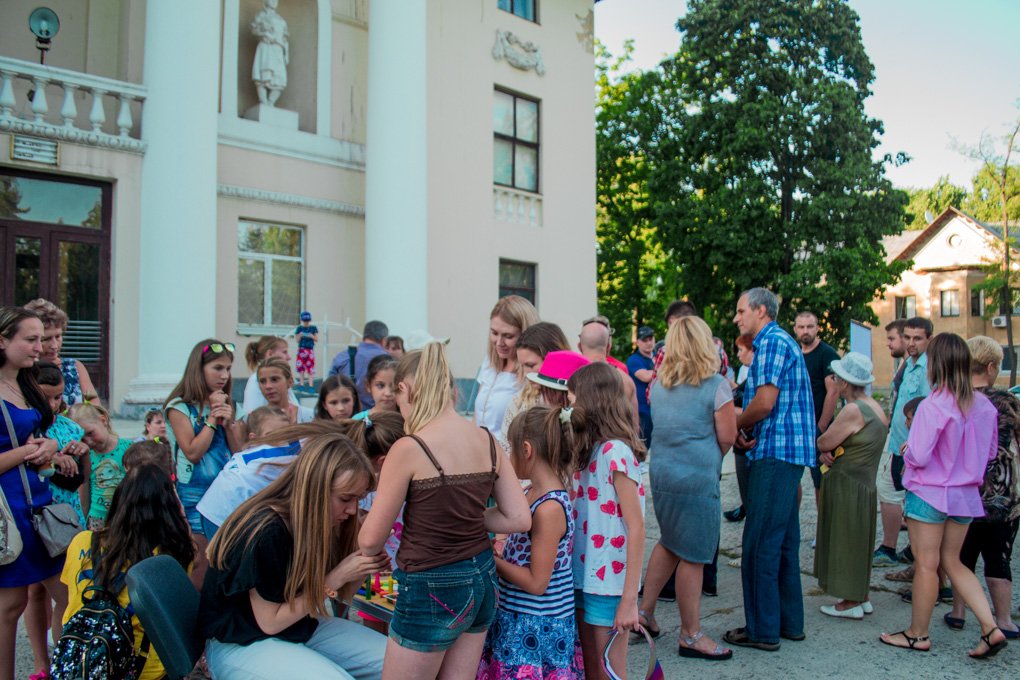 Пришли много людей