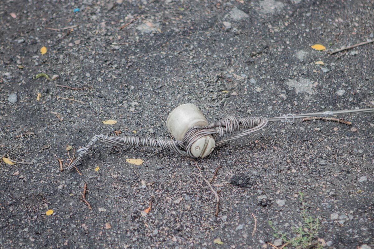 Не подходите близко к оборванным проводам Не подходите близко к оборванным проводам