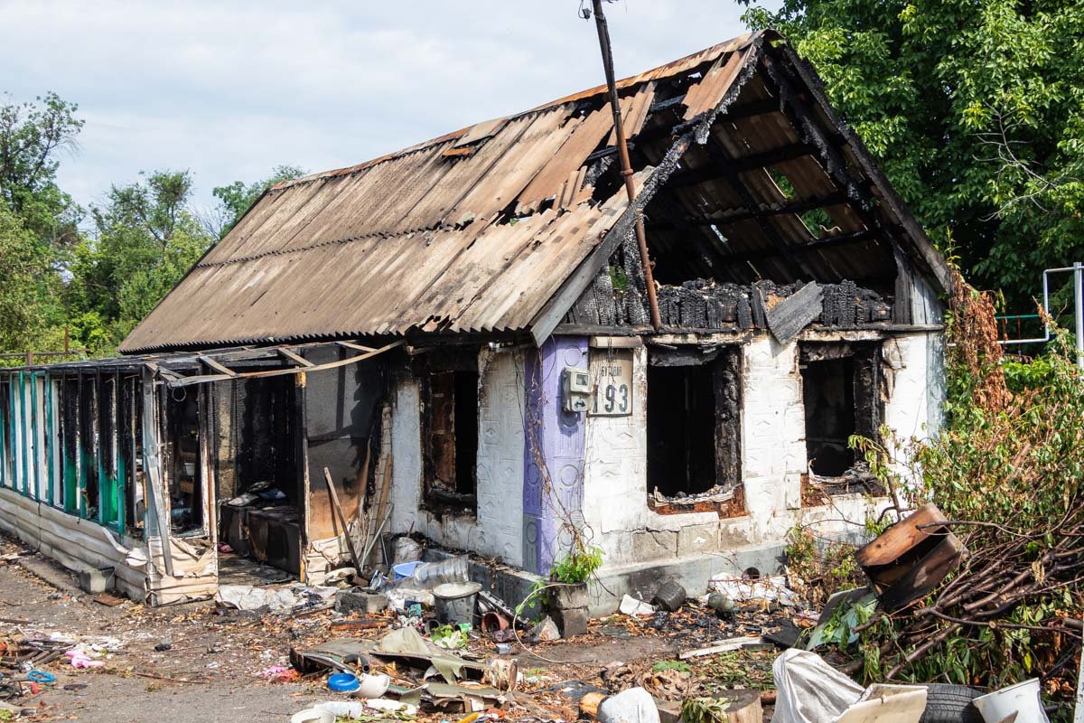 Сильный пожар в поселке Самаровка оставил без крыши над головой целую семью Сильный пожар в поселке Самаровка оставил без крыши над головой целую семью