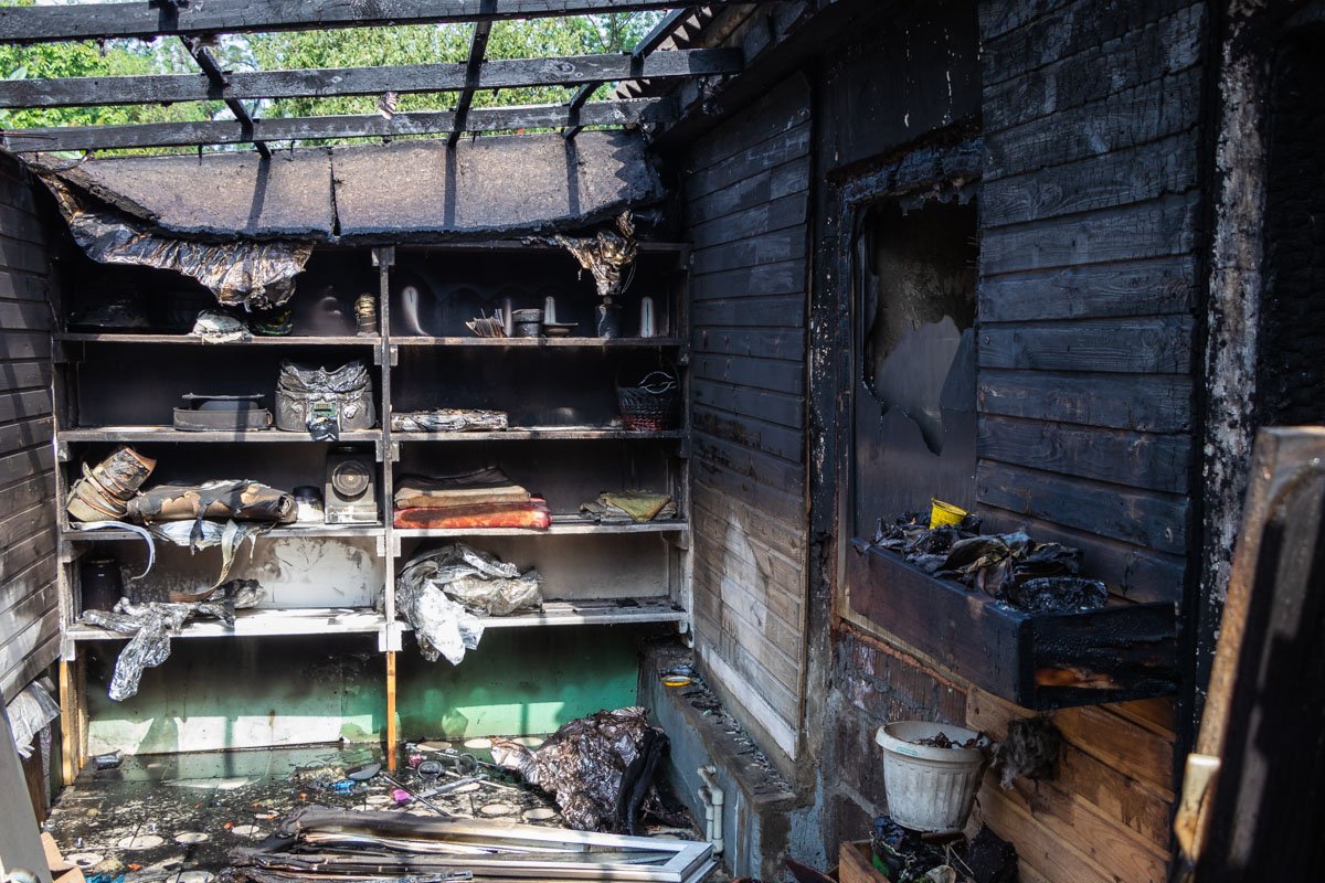 Жутко осознавать тот факт, что однажды купленная дешевая вещица может напрочь разрушить твою жизнь Жутко осознавать тот факт, что однажды купленная дешевая вещица может напрочь разрушить твою жизнь