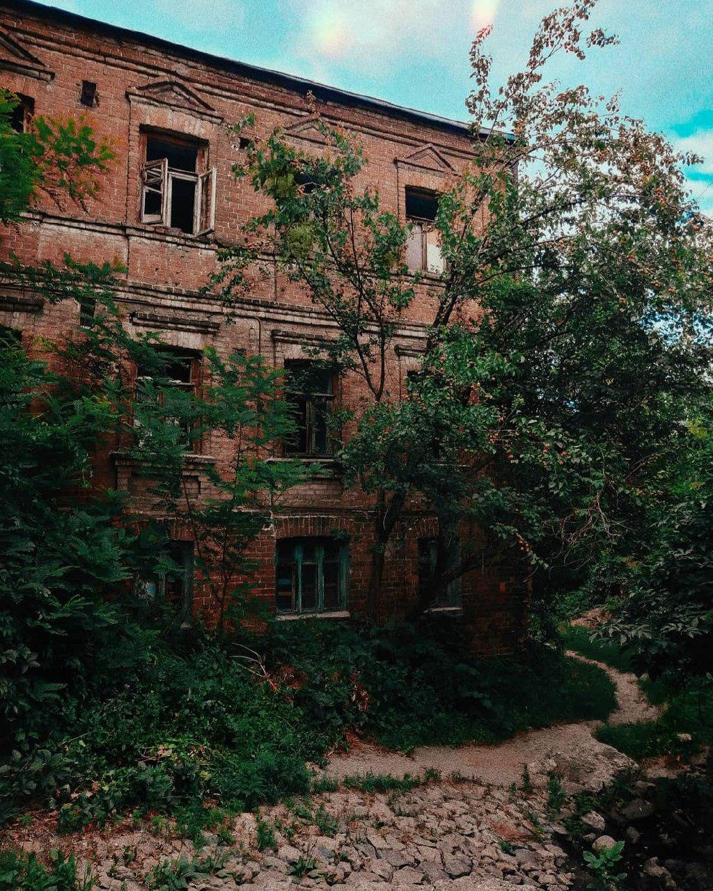 Днепр — город контрастов, где лоск и роскошь соседствуют с разрухой. Фото: alina1403alina Днепр — город контрастов, где лоск и роскошь соседствуют с разрухой. Фото: alina1403alina