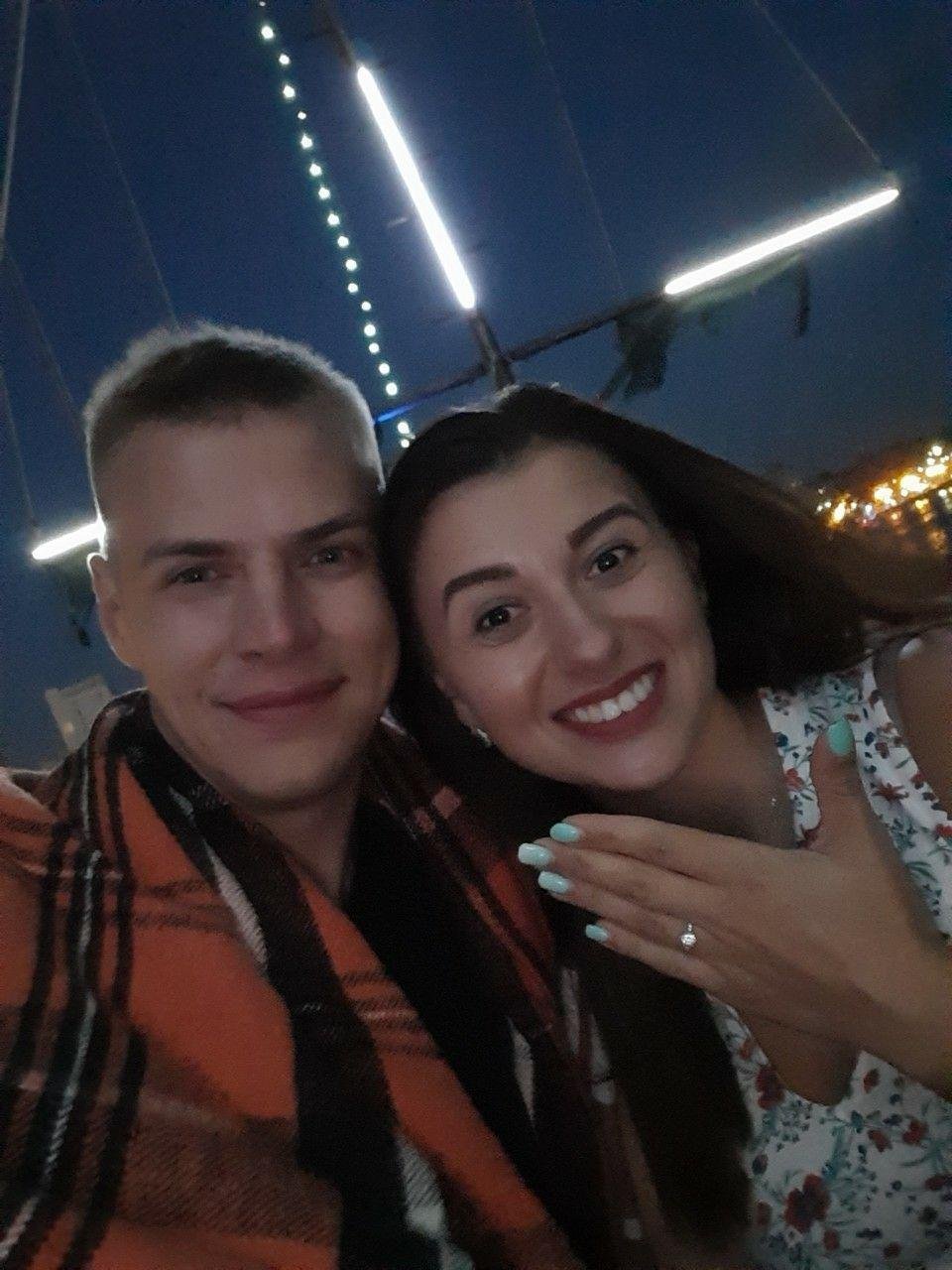 Пара планирует сыграть свадьбу через года Пара планирует сыграть свадьбу через года