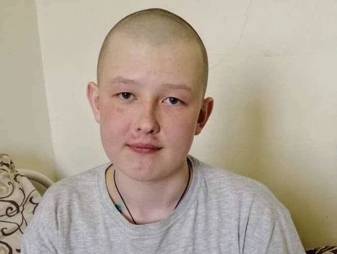 Мальчик профессионально занимается спортом 