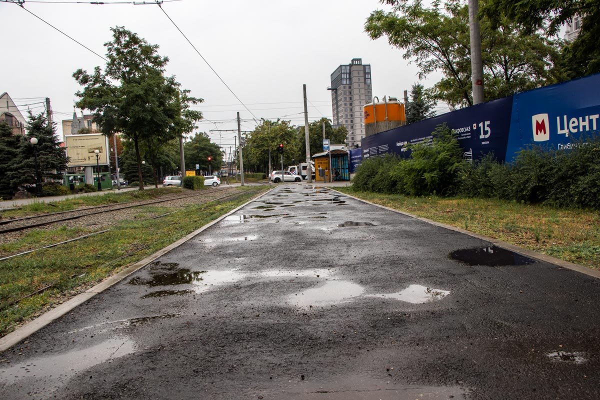 Барабаня по ставням повисшим, Барабаня по ставням повисшим,