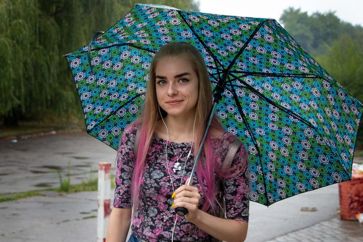 Словно манит взглянуть на картину – Словно манит взглянуть на картину –