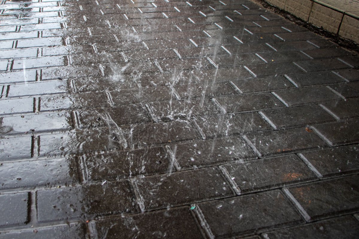 Тысяч капель что в свете фонарном, Тысяч капель что в свете фонарном,