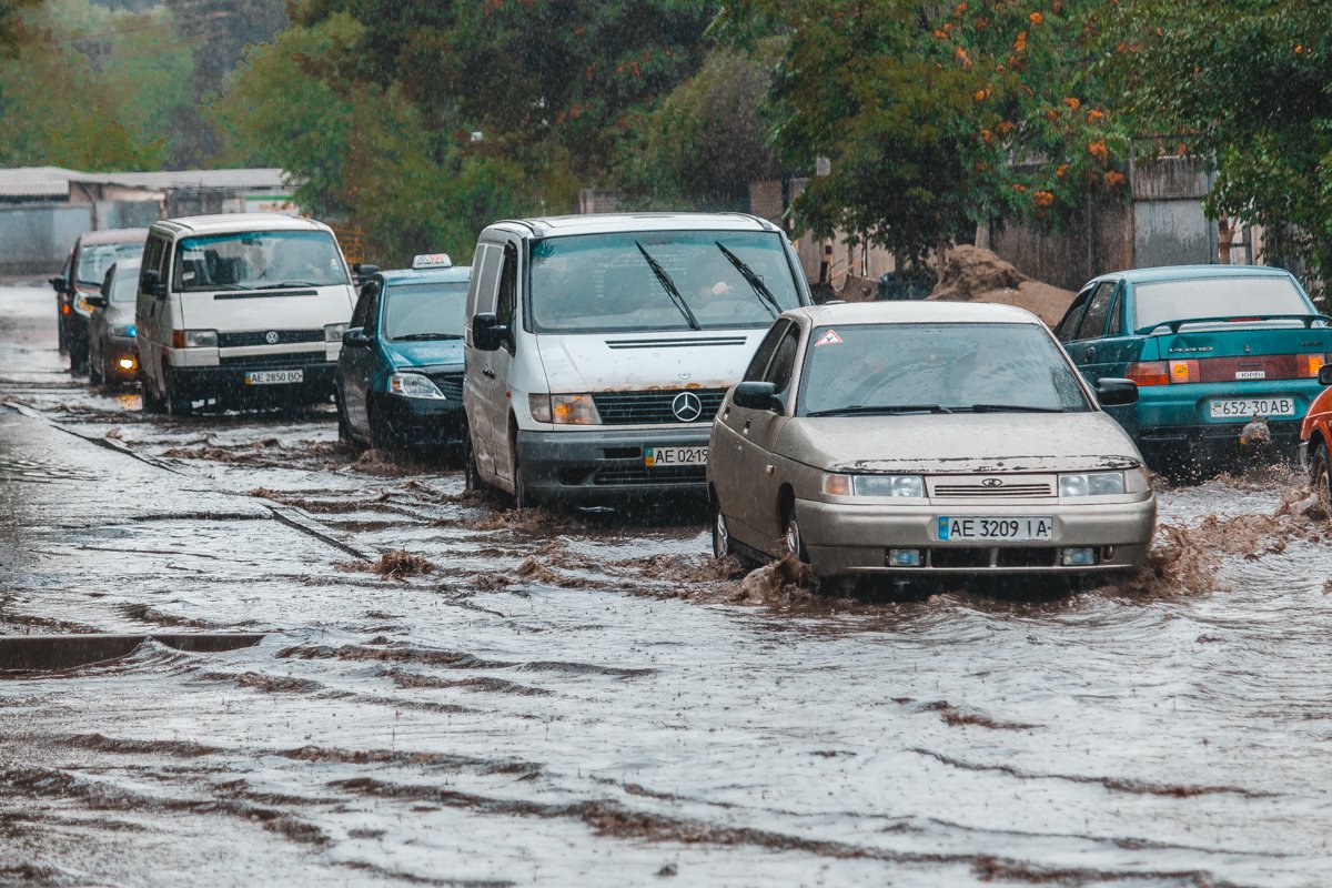 А лучше сидите дома, наслаждайтесь дождем в тепле