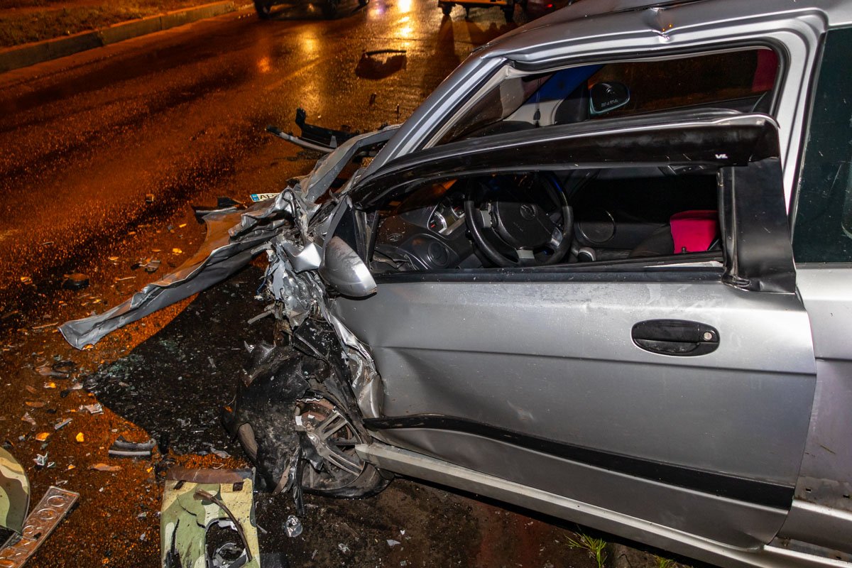 Авария случилась примерно в 21:40