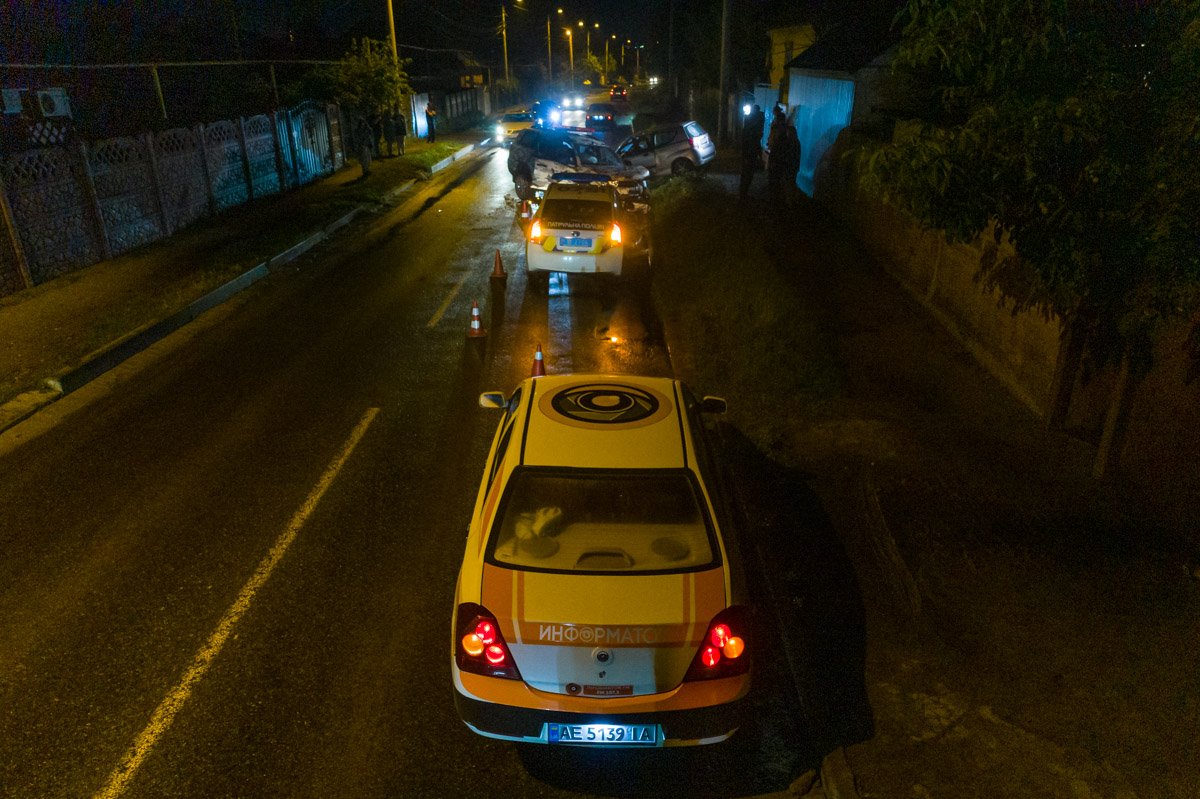 Движение транспорта на данном участке дороги было затруднено и осуществлялось по встречной полосе движения