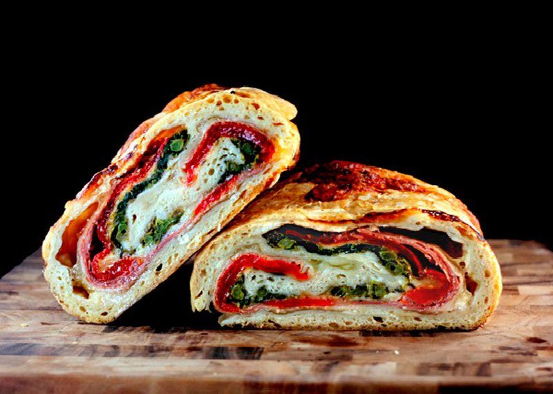 Полезные и вкусные рецепты: как приготовить итальянскую пиццу-рулет «Стромболи» 1