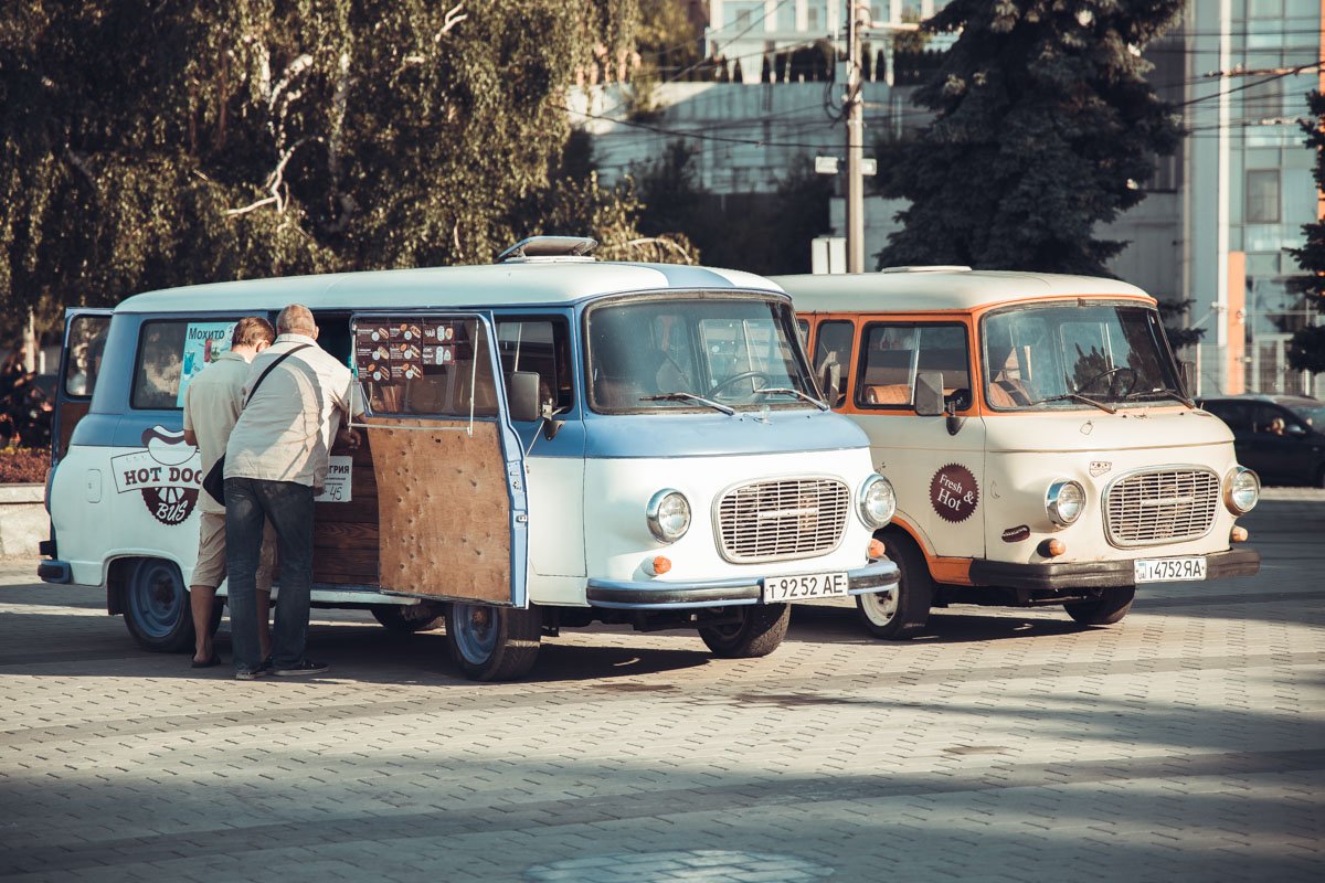 Ты молодишь калек, и тот, кто нос повесил,