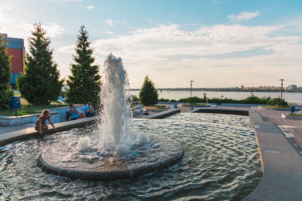 И входишь королем, но без вельмож и слуг,