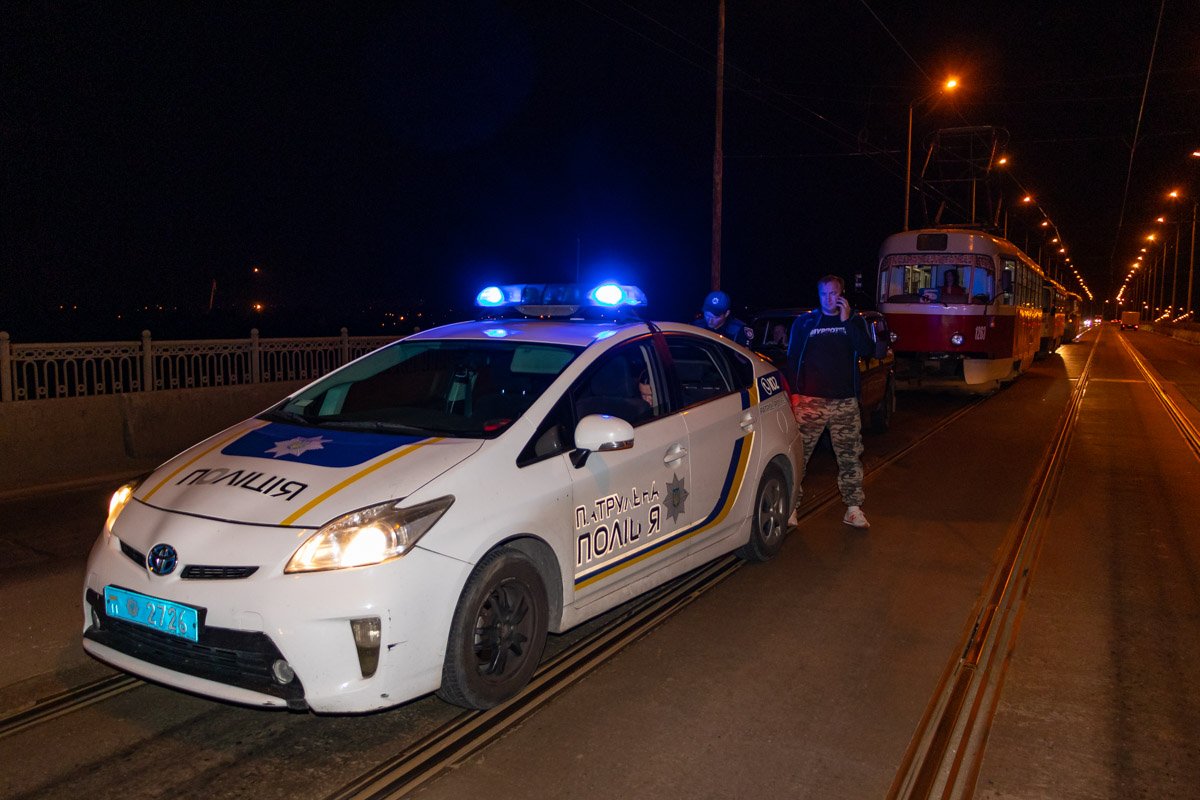 Из-за столкновения остановилось движение трамваев в сторону вокзала Из-за столкновения остановилось движение трамваев в сторону вокзала