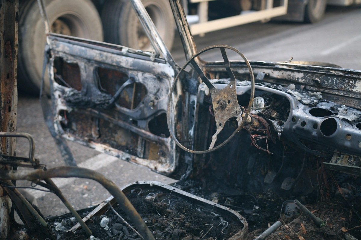 Салон выгорел Салон выгорел