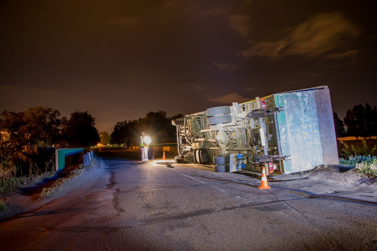 Движение на этом участке дороги затруднено 