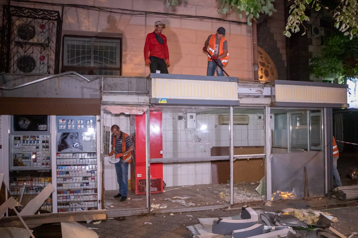 Сотрудники лотков подтвердили, что о грядущем сносе их предупреждали заблаговременно