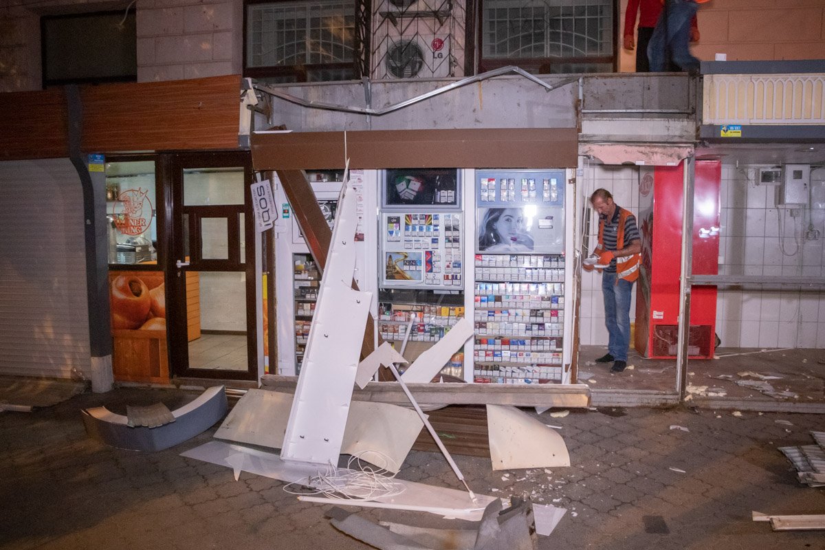 Ранее здесь продавали еду, сигареты и кофе