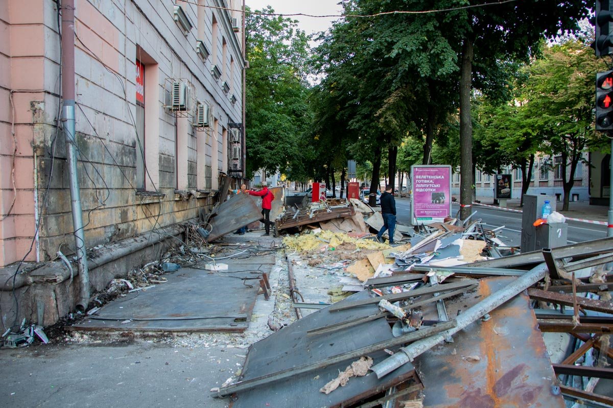 Фасад здания придется приводить в порядок Фасад здания придется приводить в порядок