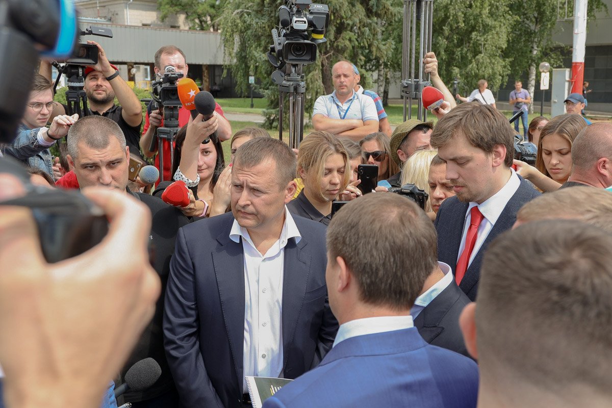 мэр Днепра Борис Филатов доказывал необходимость привести в порядок местный аэропорт