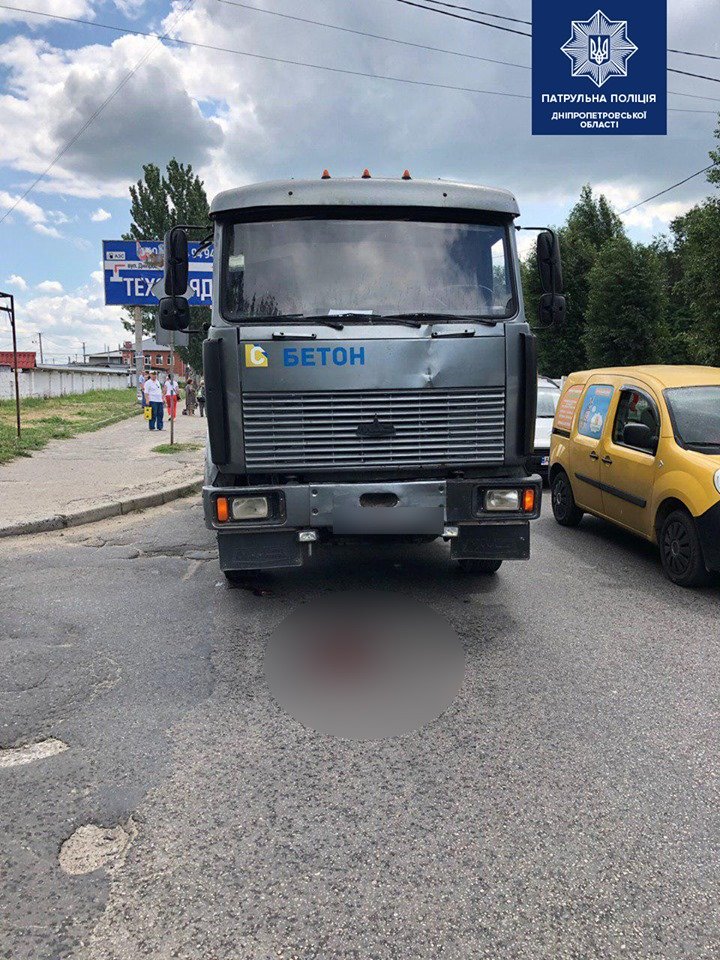 В Днепре на Байкальской МАЗ сбил мужчину В Днепре на Байкальской МАЗ сбил мужчину