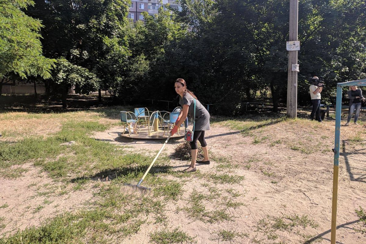 На заброшенной площадке никто не хотел играть На заброшенной площадке никто не хотел играть