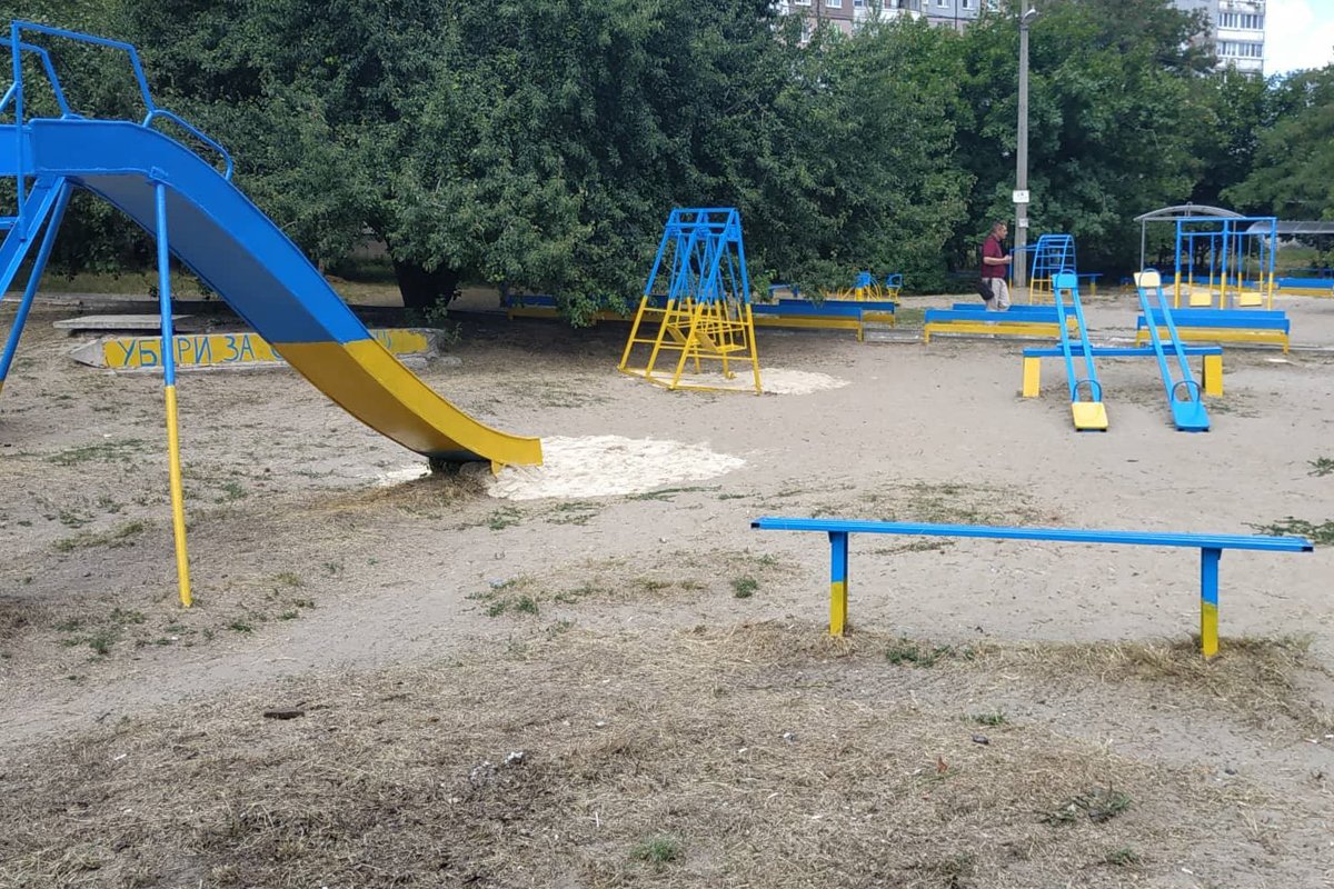 К уборке присоединились волонтеры и местные жители К уборке присоединились волонтеры и местные жители