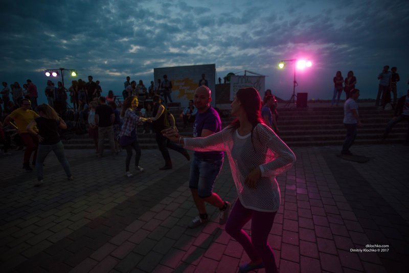 Танцы Танцы