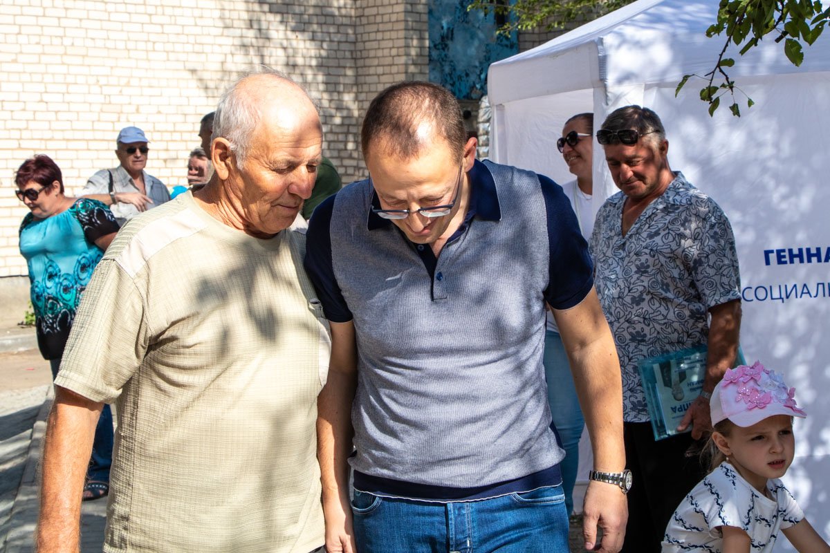 Пообщался с жителями района Пообщался с жителями района