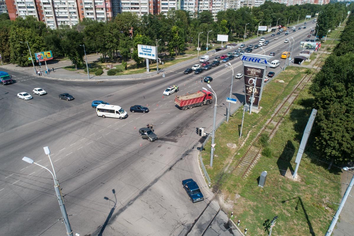 Движение транспорта затруднено Движение транспорта затруднено