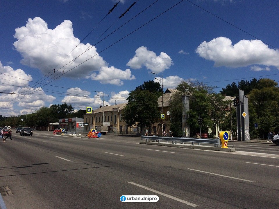 Первые "островки безопасности" на проспекте Слобожанском