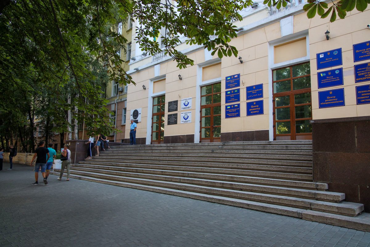 На место направили следственно-оперативную группу и взрывотехников На место направили следственно-оперативную группу и взрывотехников