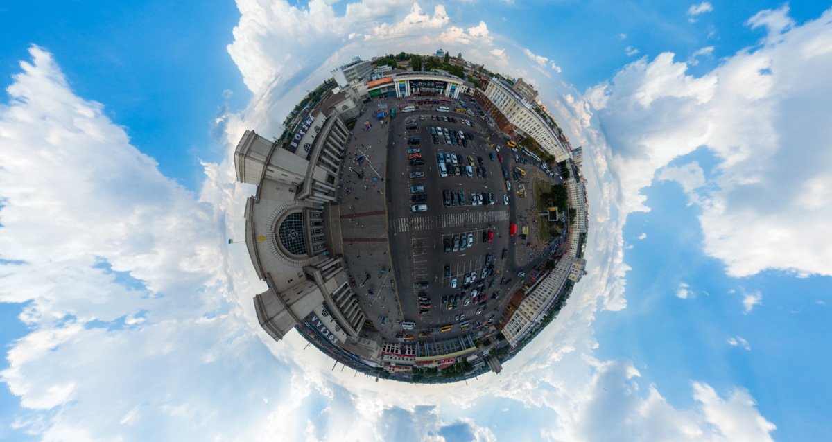 Достаточно приехать в пять утра в незнакомый город. Это все