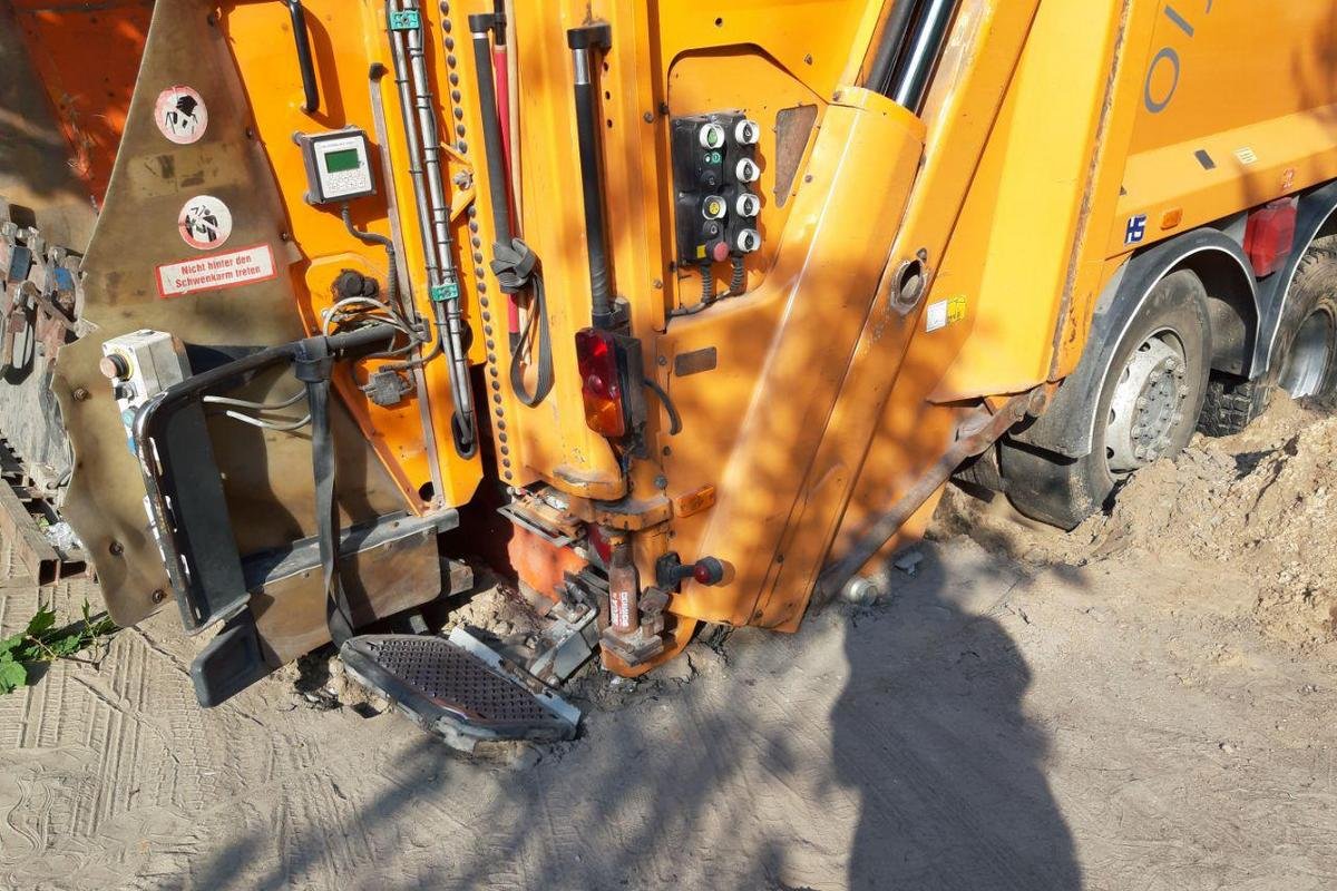 Сейчас один из подходов ко двору перекрыт Сейчас один из подходов ко двору перекрыт