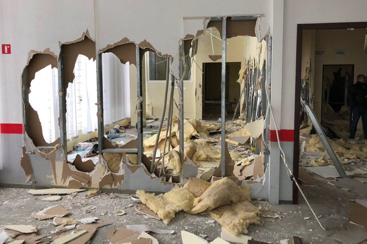 В Днепре захватили здание на улице Европейской 2