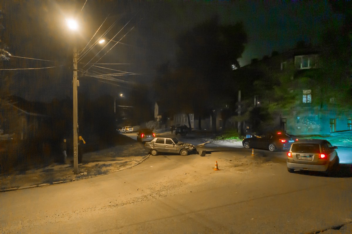 На месте происшествия работала полиция и следственно-оперативная группа На месте происшествия работала полиция и следственно-оперативная группа