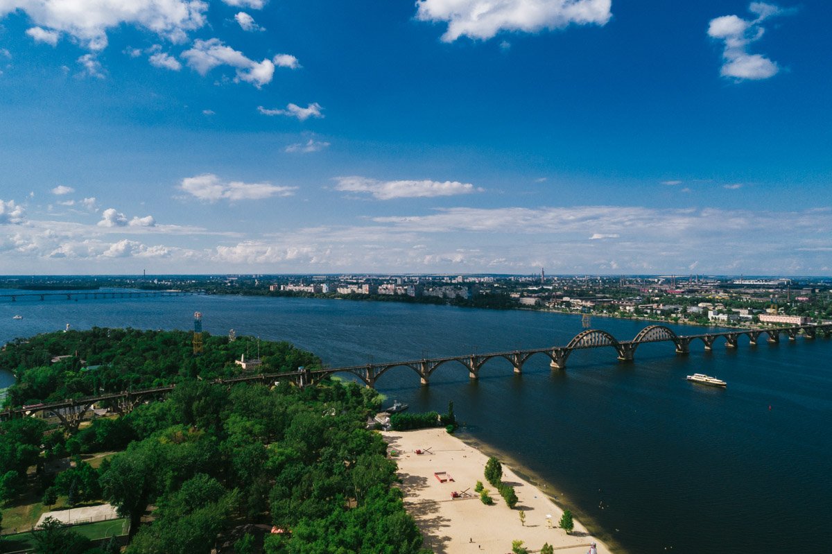 И поводов, чтобы их щедро дарить. И поводов, чтобы их щедро дарить.