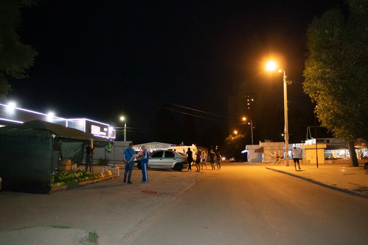 В результате потасовки, последнего подрезали ножом В результате потасовки, последнего подрезали ножом